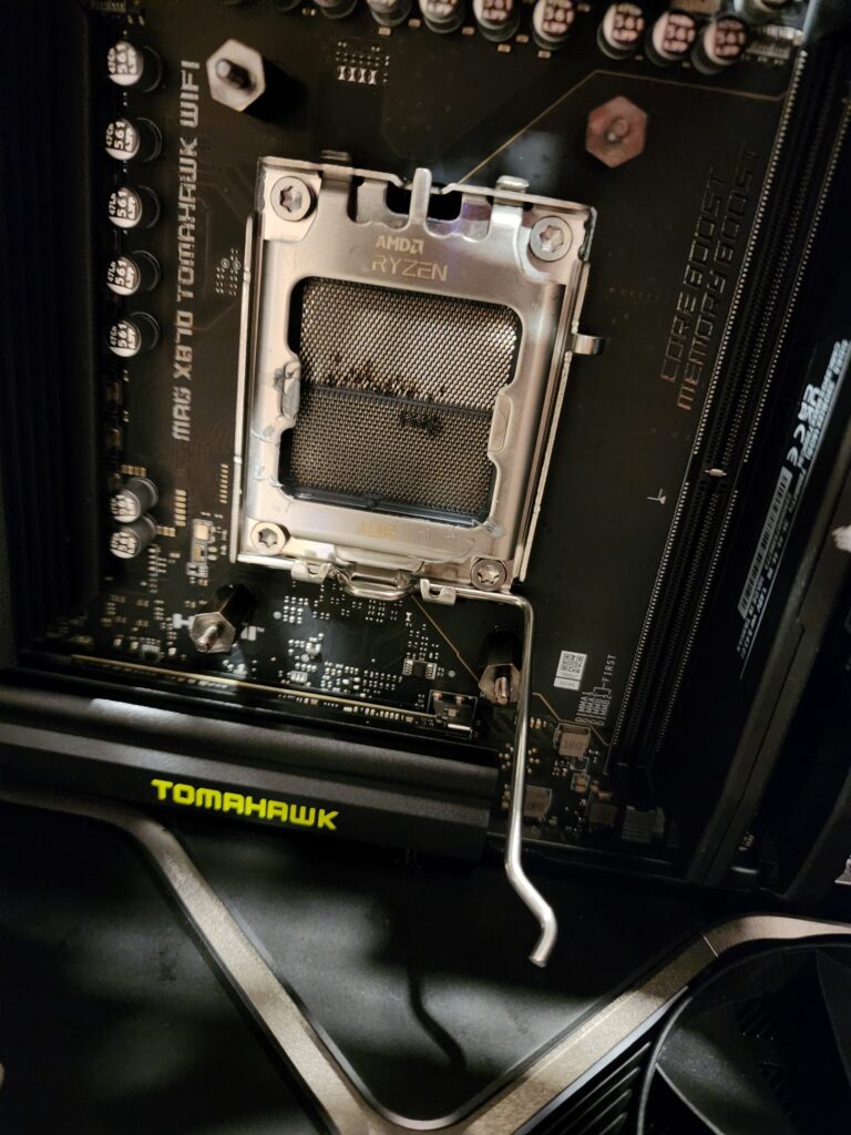 X870 Tomahawk AMD Ryzen 7 9800X3D spalony socket