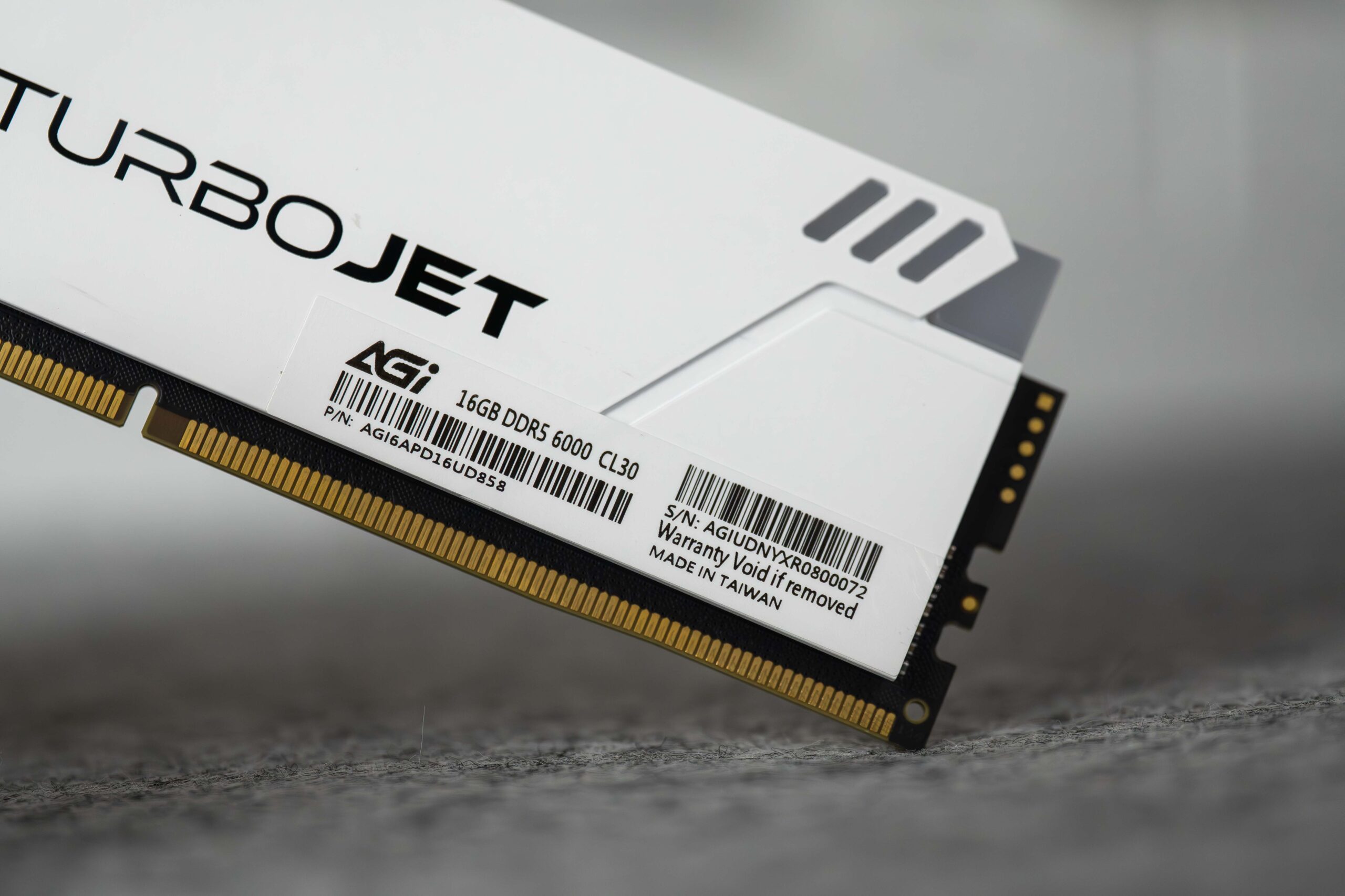 Recenzja AGI UD858 TURBOJET RGB DDR5 - nowy gracz z mocnym wejściem na rynek 60 DSC03434 Poprawione Szum scaled