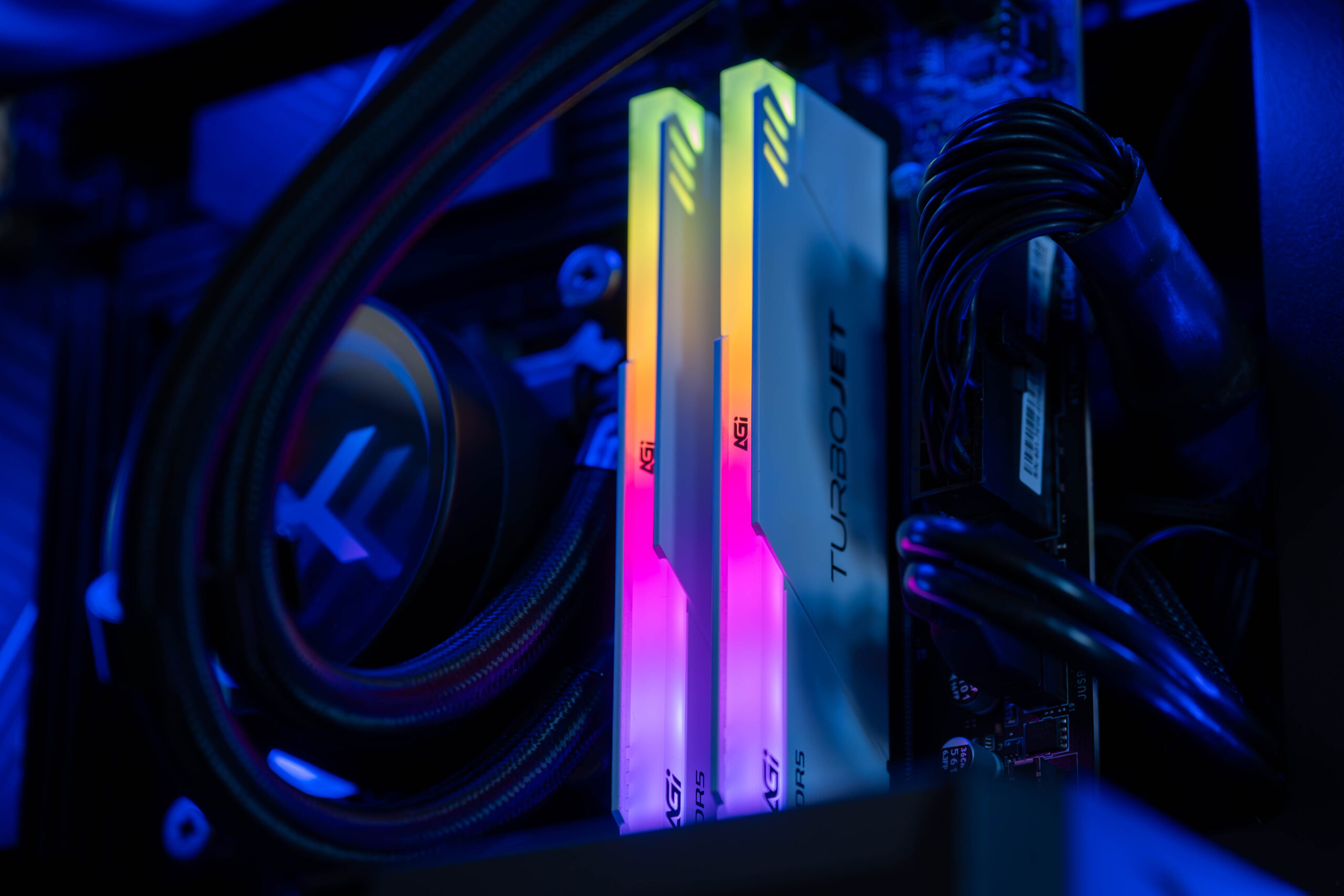 Recenzja AGI UD858 TURBOJET RGB DDR5 - nowy gracz z mocnym wejściem na rynek 67 DSC03481 Poprawione Szum 2 scaled